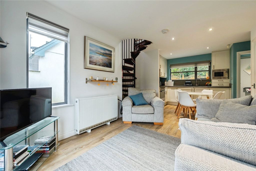 Property photo 3 of 24 Picture No. 33