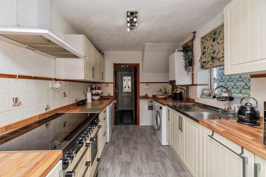 Property photo 2 of 16 Pbox-Img.Jpg