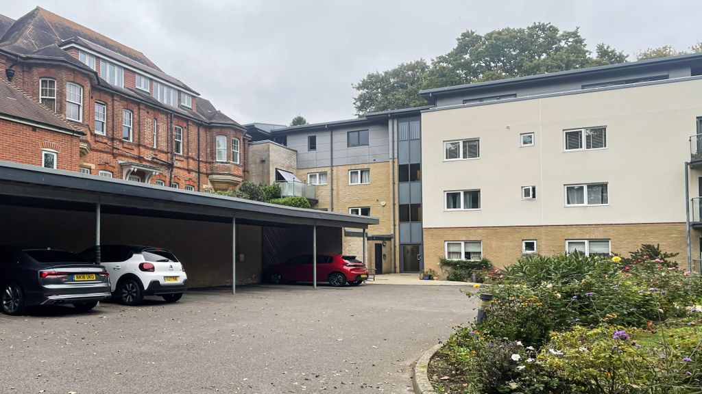 Property photo 1 of 23