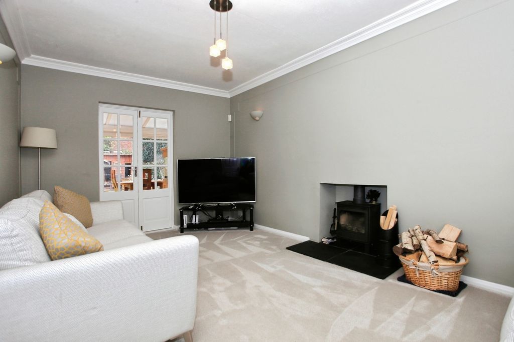 Property photo 2 of 17 Photo