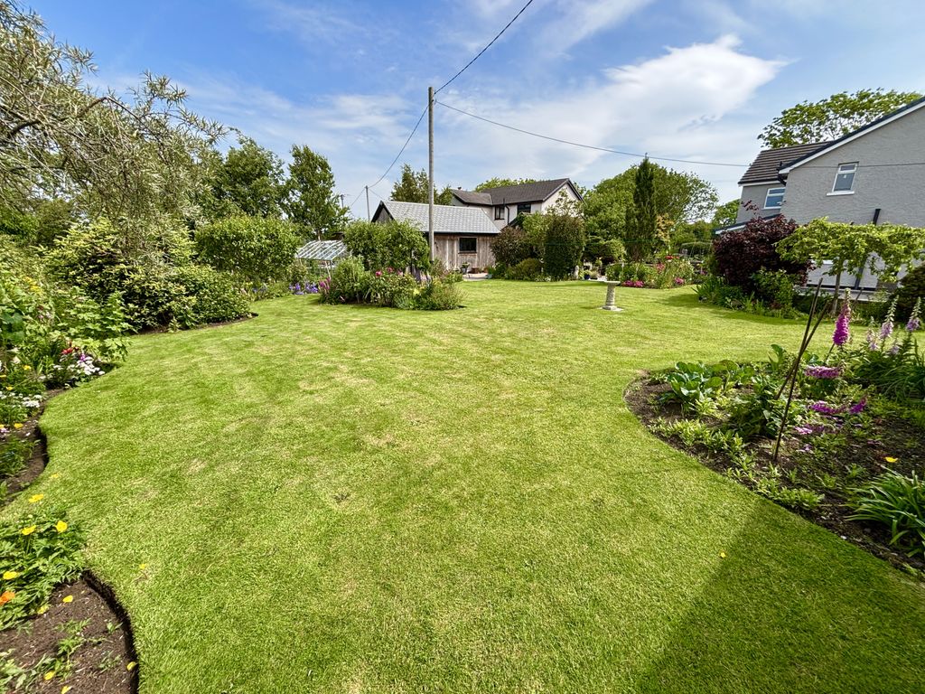 Property photo 2 of 62