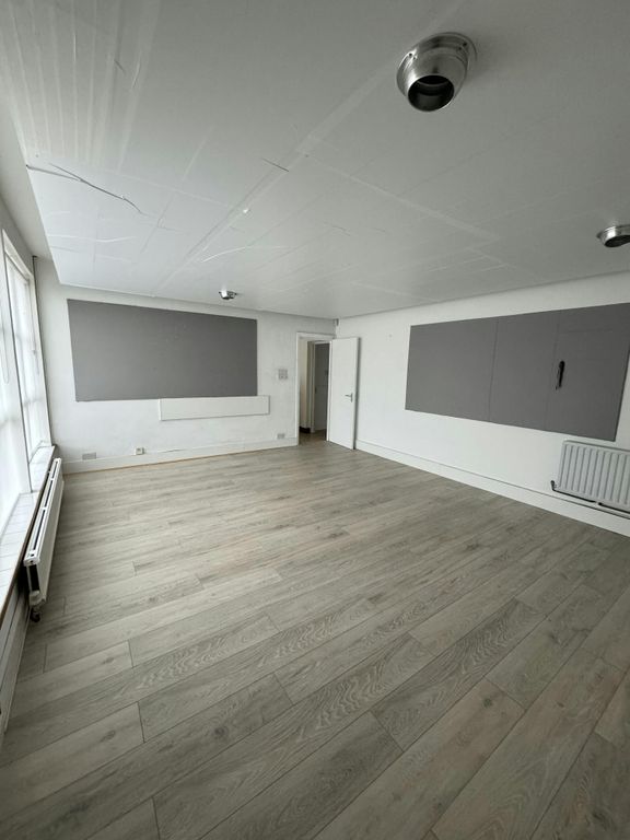 Property photo 3 of 7 Unit 3 Office.Jpeg