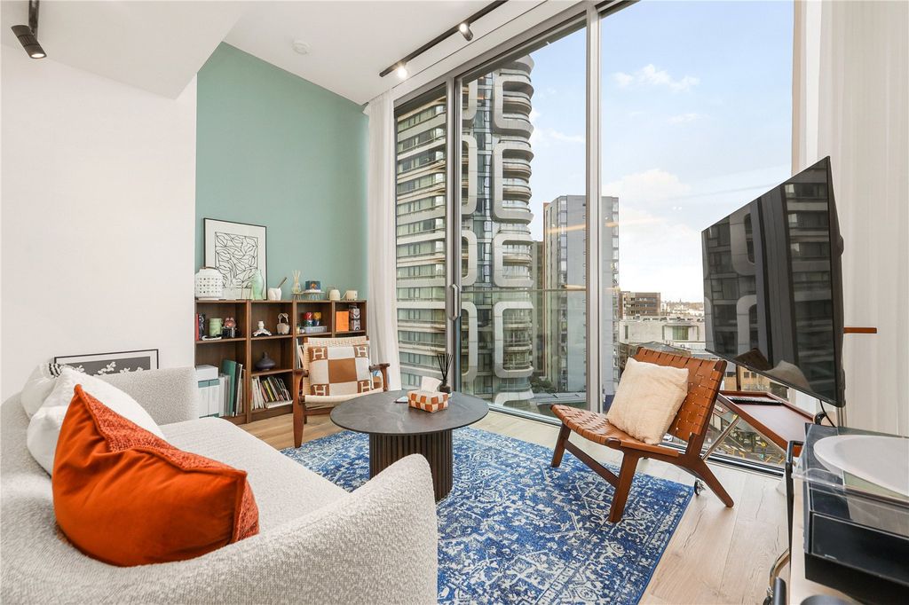 Property photo 3 of 36 Picture No. 07