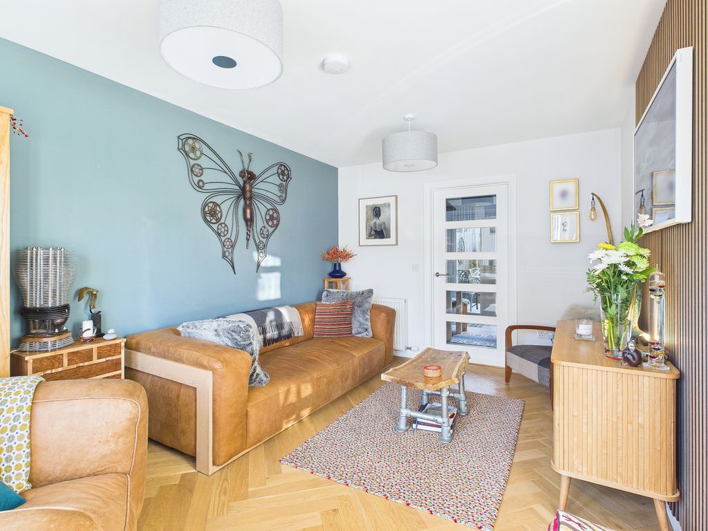 Property photo 3 of 24