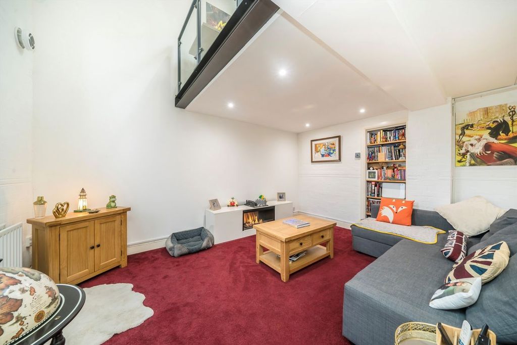 Property photo 3 of 13