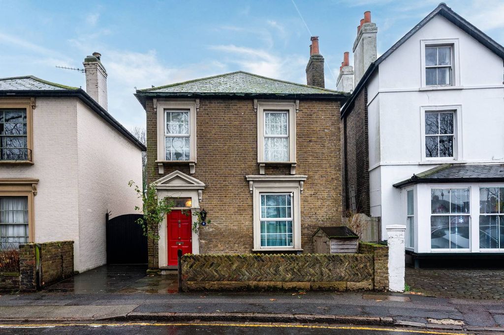 Property photo 1 of 27