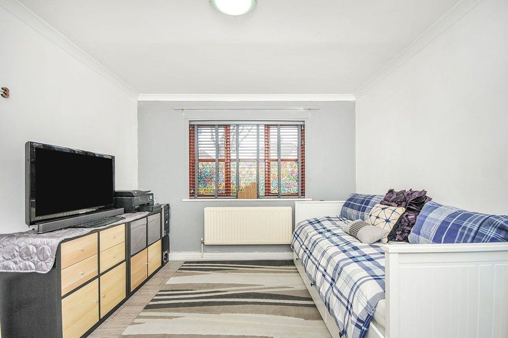 Property photo 2 of 9