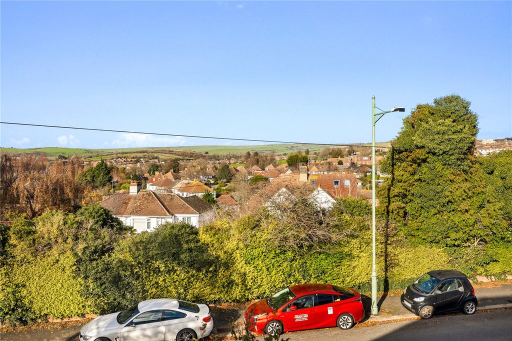 Property photo 2 of 27 Picture No. 10