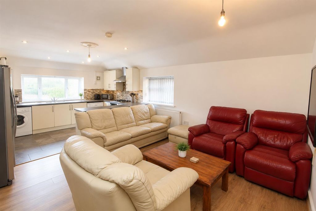 Property photo 1 of 17 E8859E77-88dc-4A10-A682-F532Ac2c6A25.Png