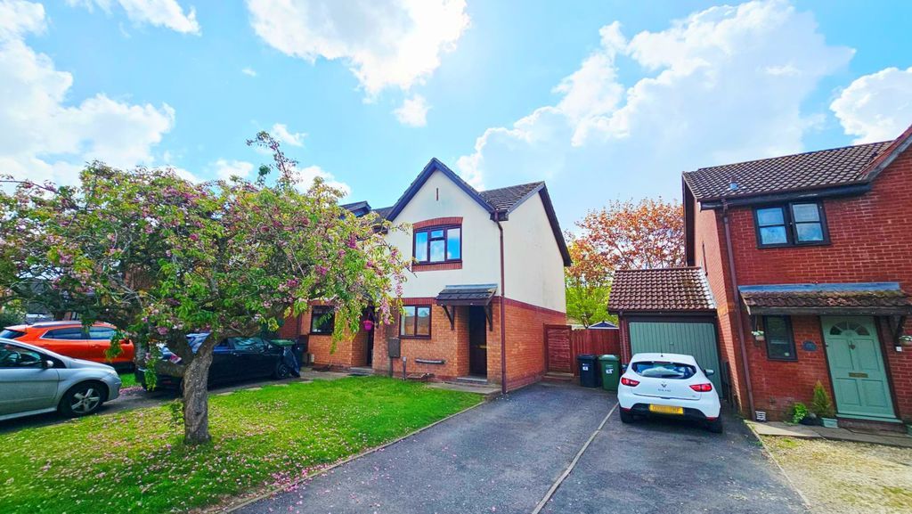 Property photo 1 of 12 Photo 12