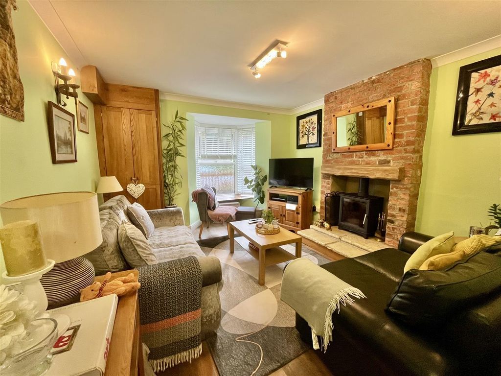 Property photo 2 of 40