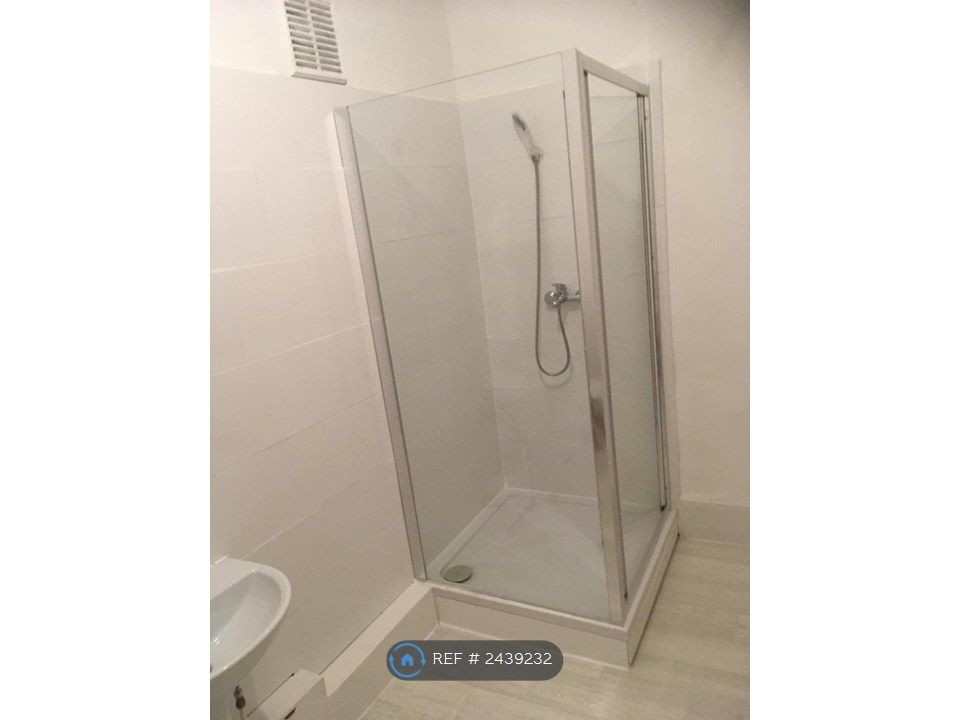 Property photo 1 of 3 Bathroom