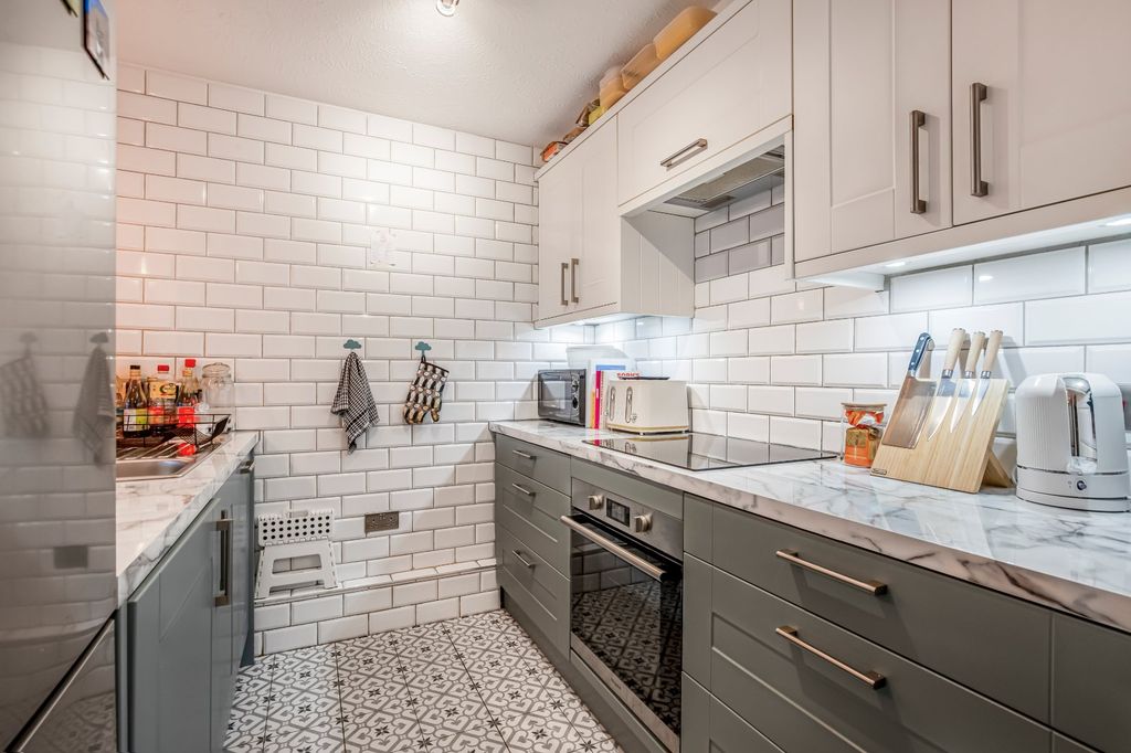 Property photo 2 of 9 Picture No. 36