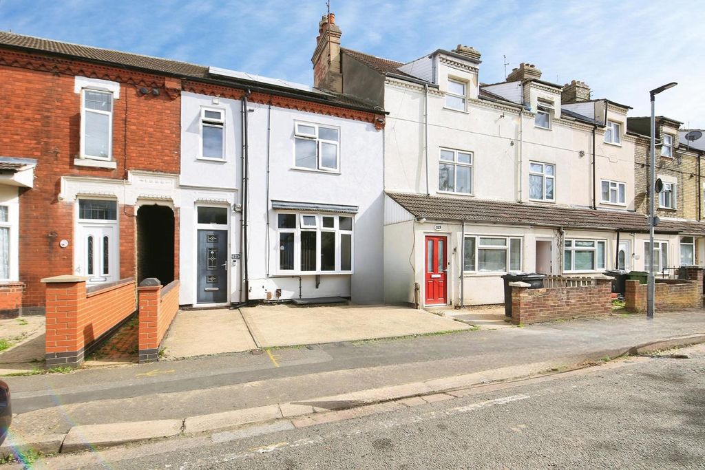 Property photo 1 of 17 Pbox-Img.Jpg