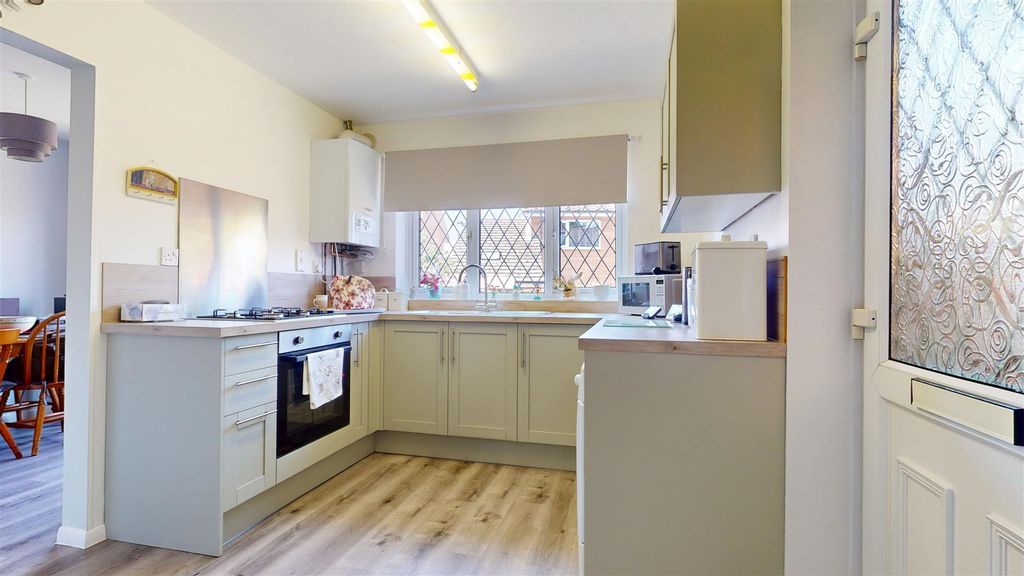 Property photo 2 of 18 08182025_223024.Jpg