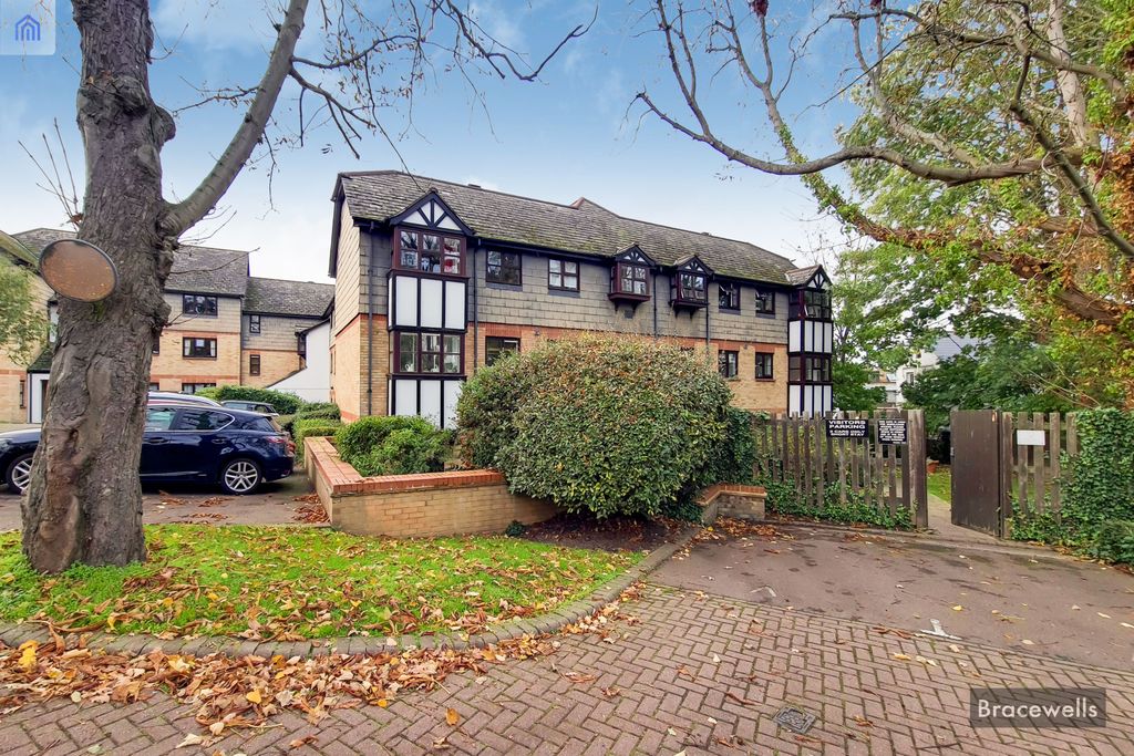 Property photo 1 of 11