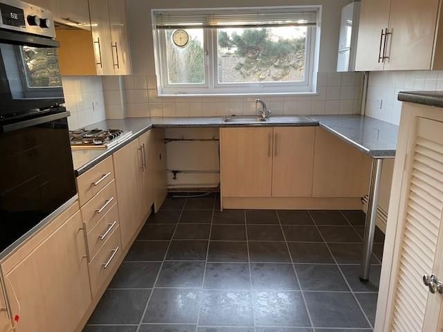 Property photo 3 of 9 Kitchen.Jpg