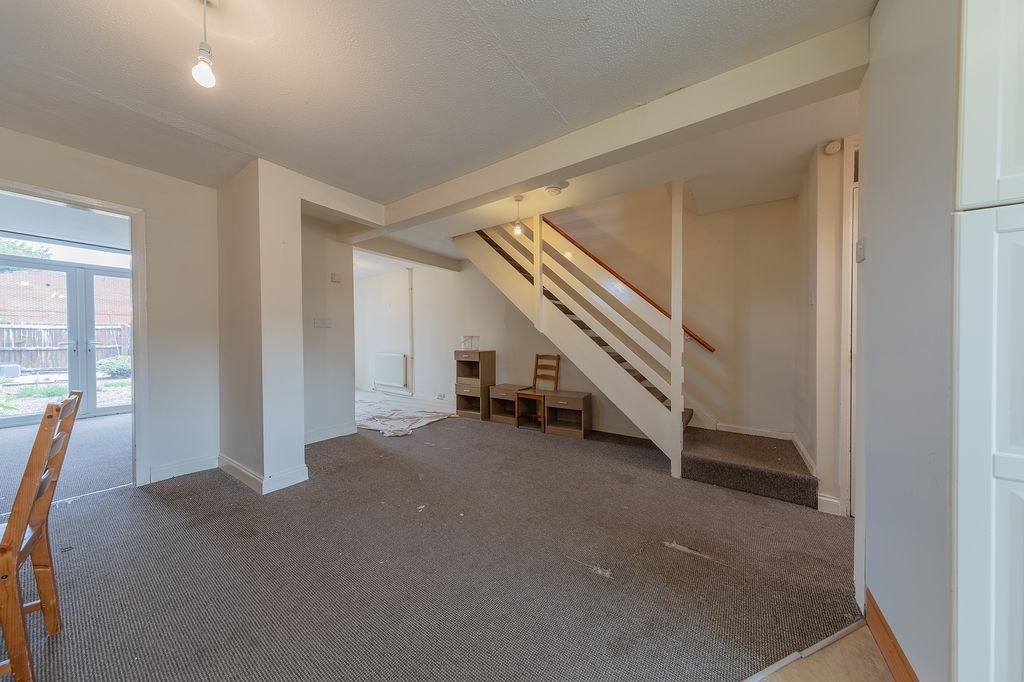 Property photo 2 of 23
