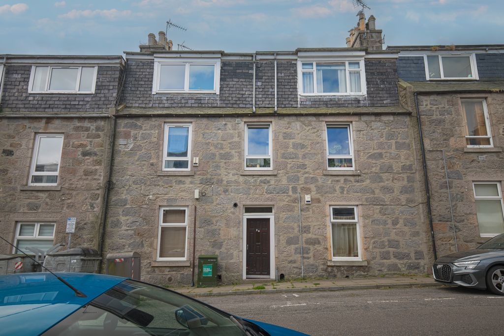 Property photo 1 of 11 Ext2
