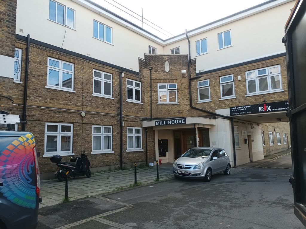 Property photo 1 of 12