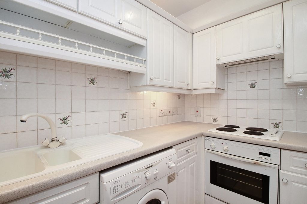 Property photo 3 of 6 Img_9106