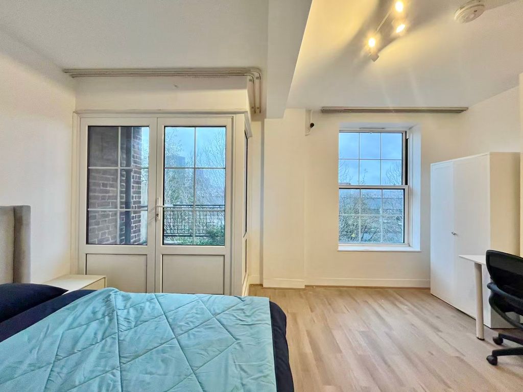 Property photo 2 of 26