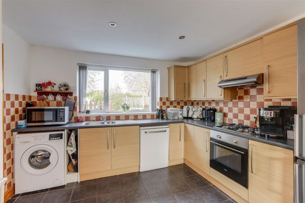 Property photo 3 of 23