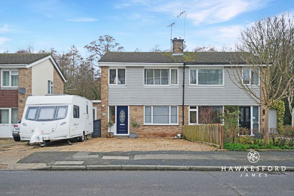 Property photo 1 of 22 The Knole, Faversham - Front