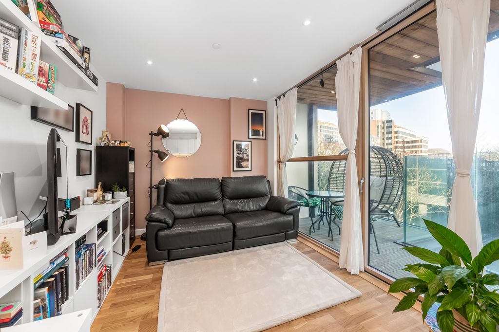 Property photo 2 of 14