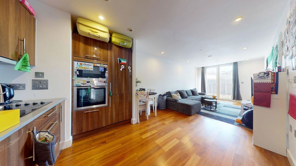 Property photo 1 of 18 Photo 8