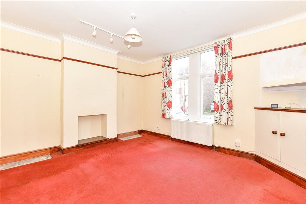 Property photo 1 of 9 Lounge