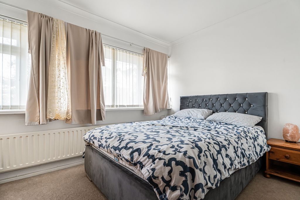 Property photo 2 of 26