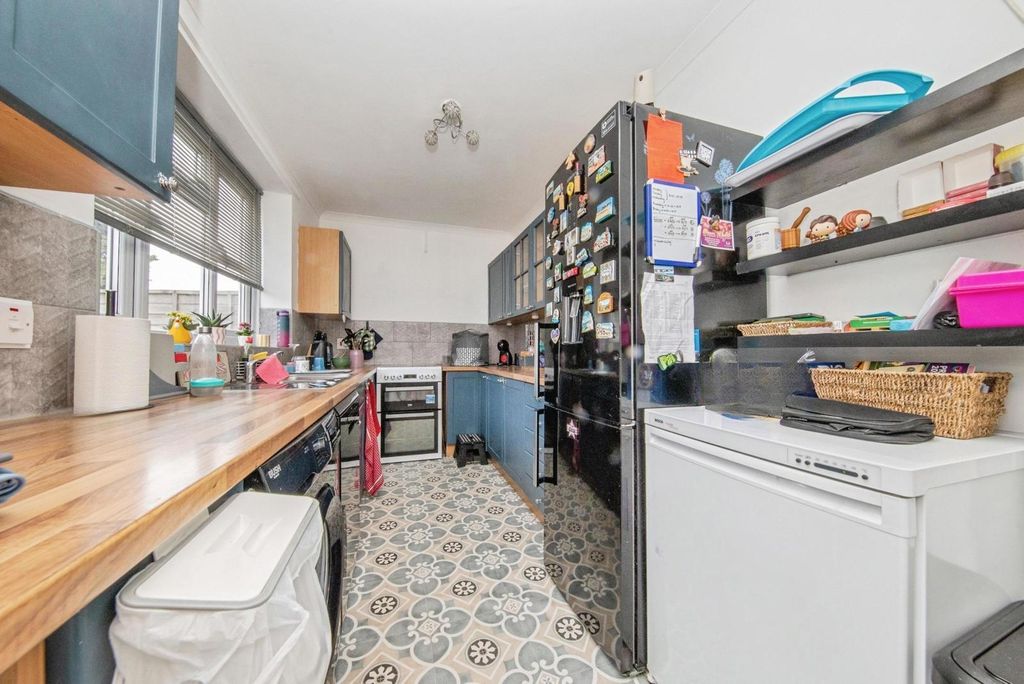 Property photo 3 of 19 Pbox-Img.Jpg