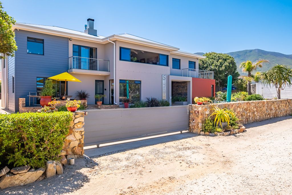 Property photo 2 of 48
