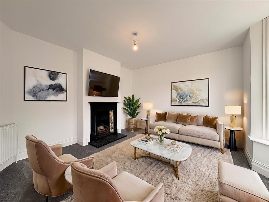 Property photo 2 of 15 Livingroom-1 - Living Room - Luxury - 11.Jpg