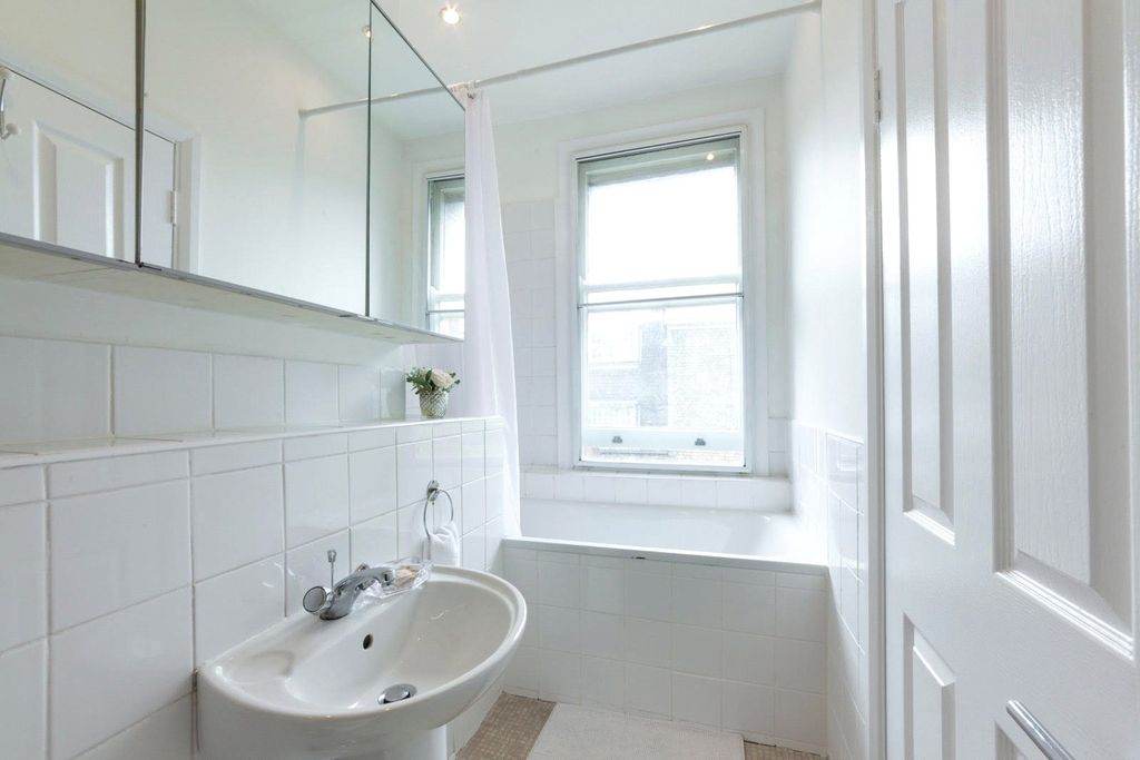 Property photo 3 of 5 Picture No. 06