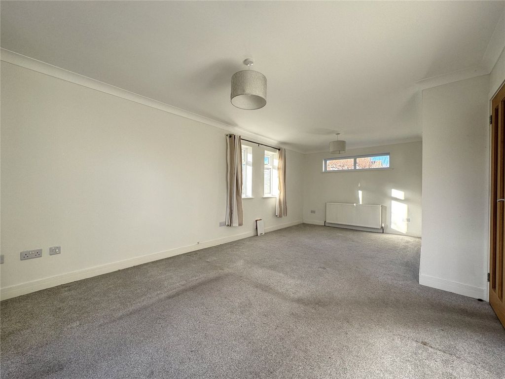 Property photo 3 of 12 Picture No. 06