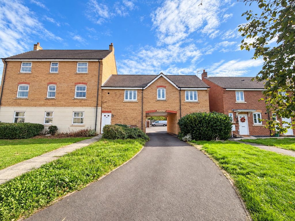 Property photo 1 of 8 37B19Fe9-Ae73-4A31-8D7B-Ebbd29F89F8B