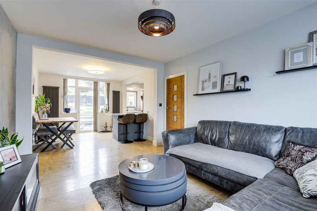 Property photo 3 of 21