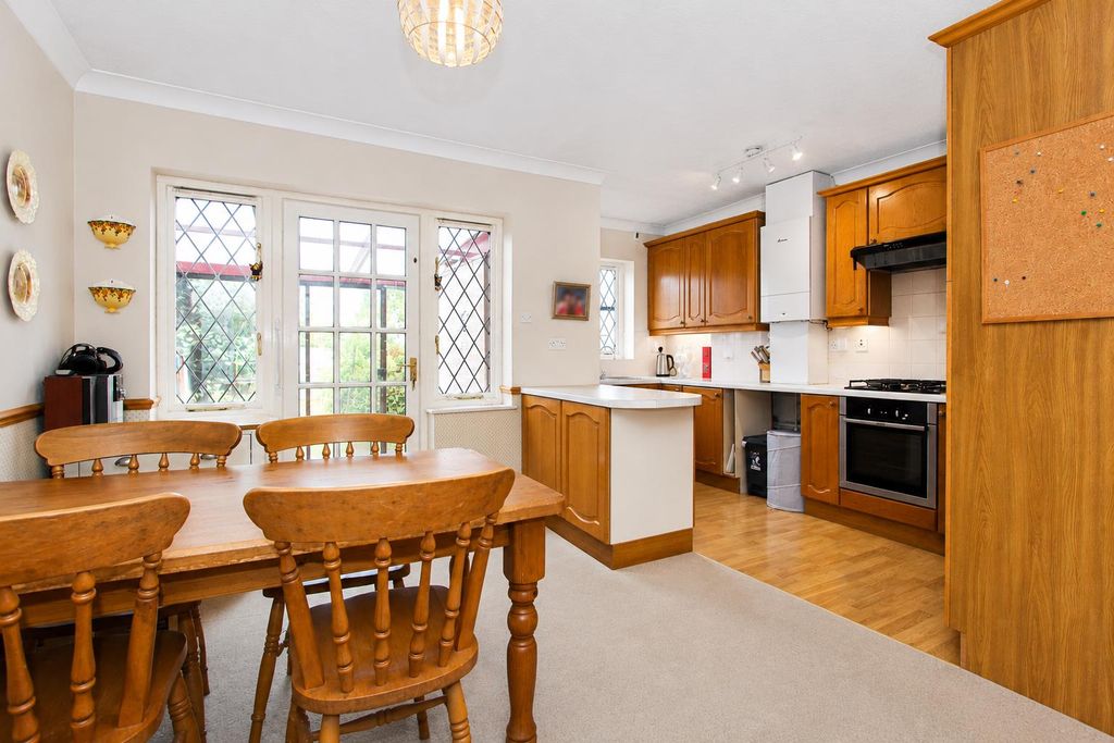 Property photo 3 of 19 Din B.Png