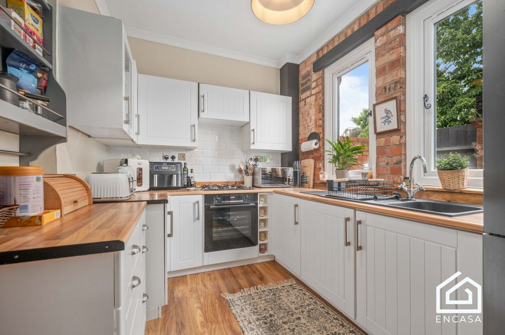Property photo 2 of 24