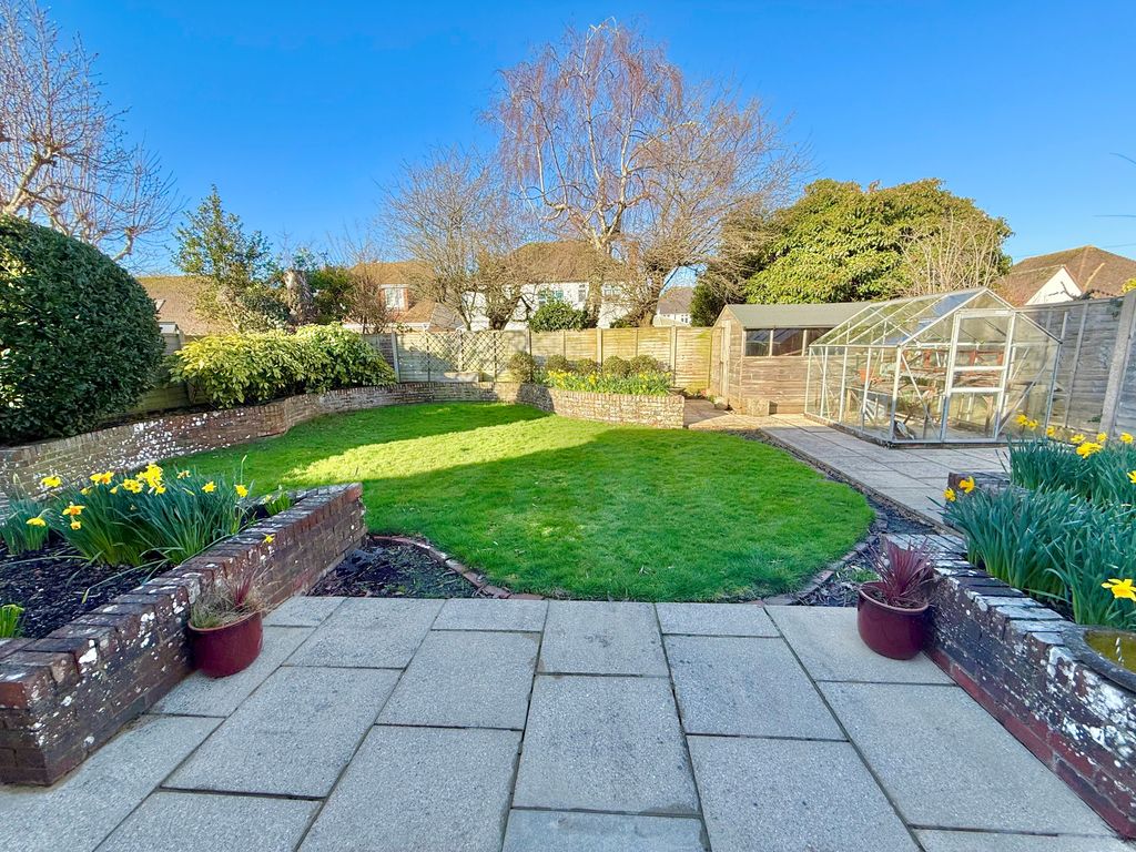 Property photo 3 of 22 22 Park Drive Patio Gardens
