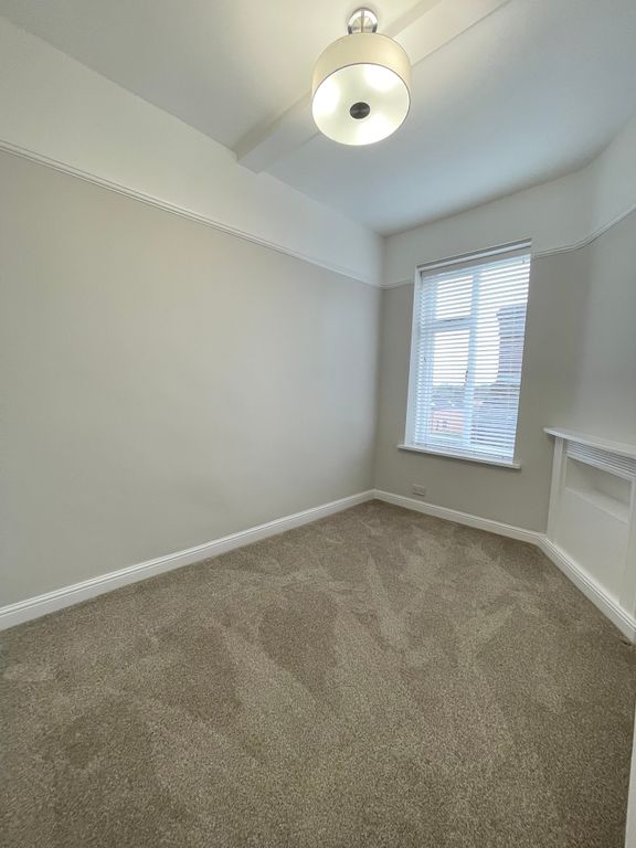 Property photo 3 of 11 Image00001