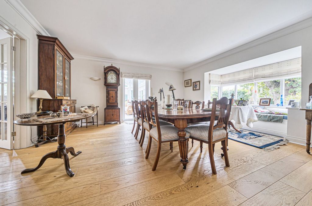 Property photo 2 of 23