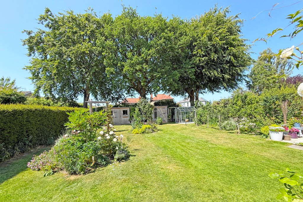 Property photo 2 of 19