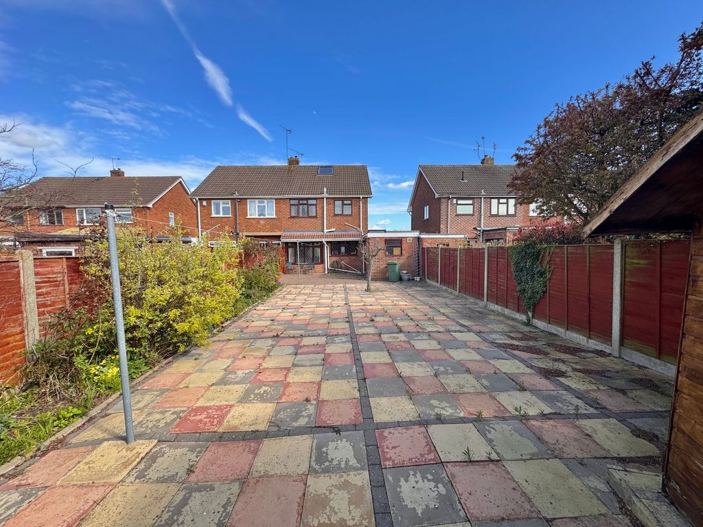 Property photo 2 of 27