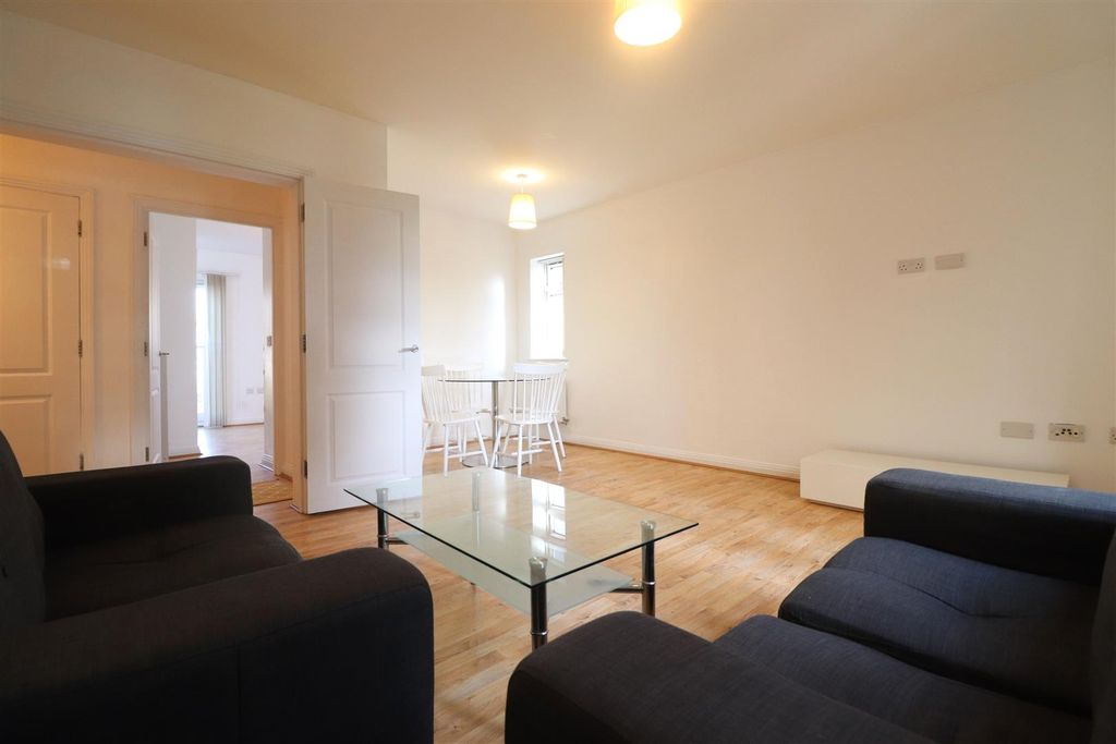 Property photo 2 of 13