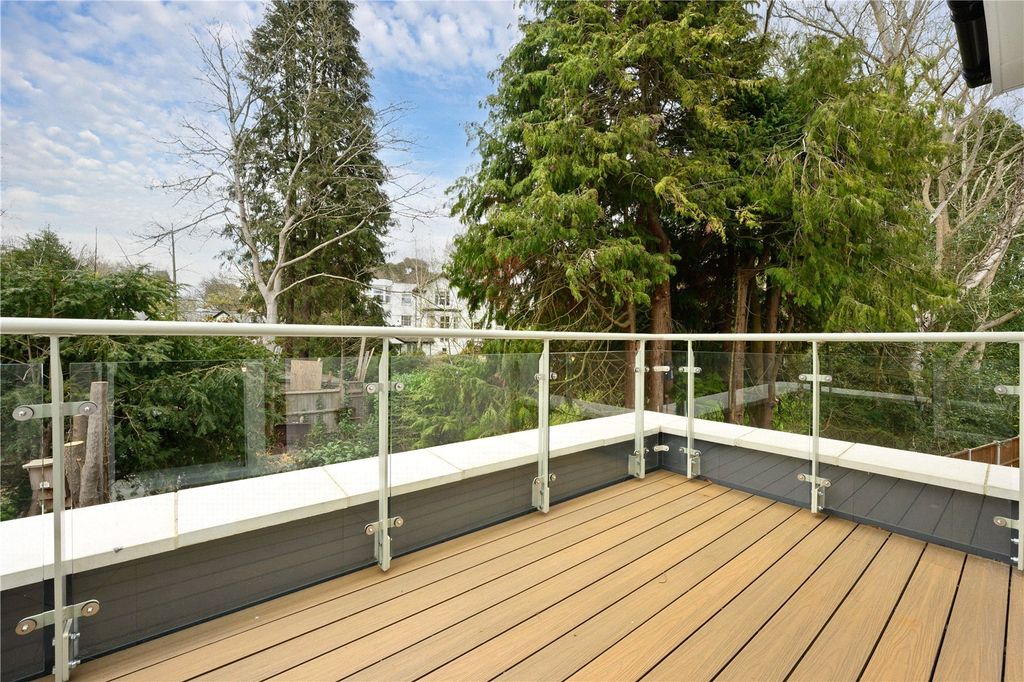 Property photo 3 of 16 Picture No. 33