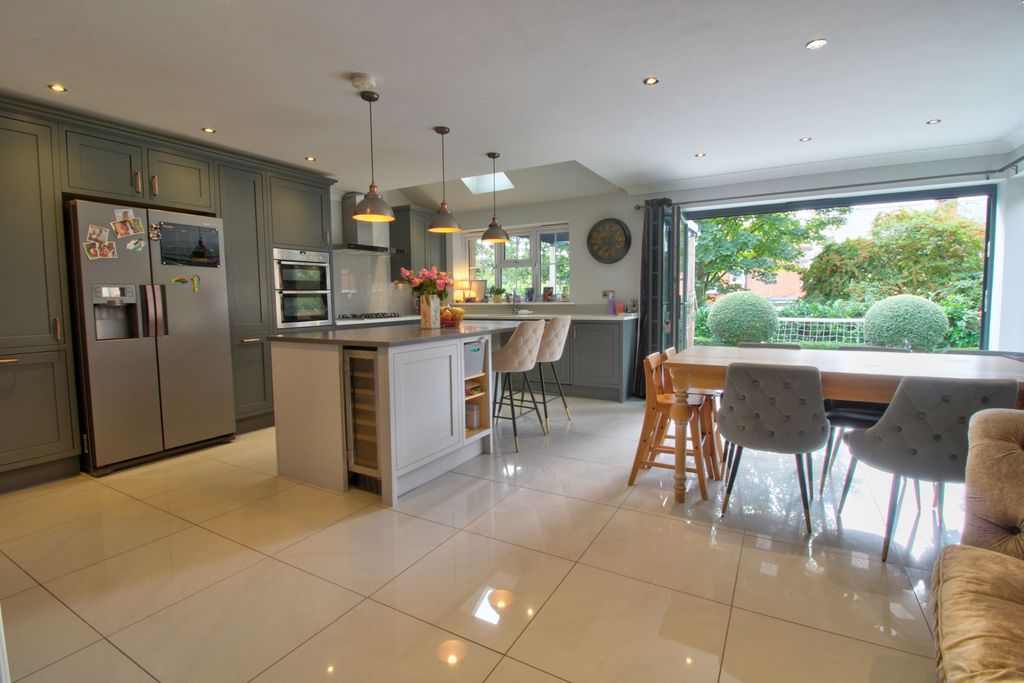 Property photo 2 of 27 Open Plan