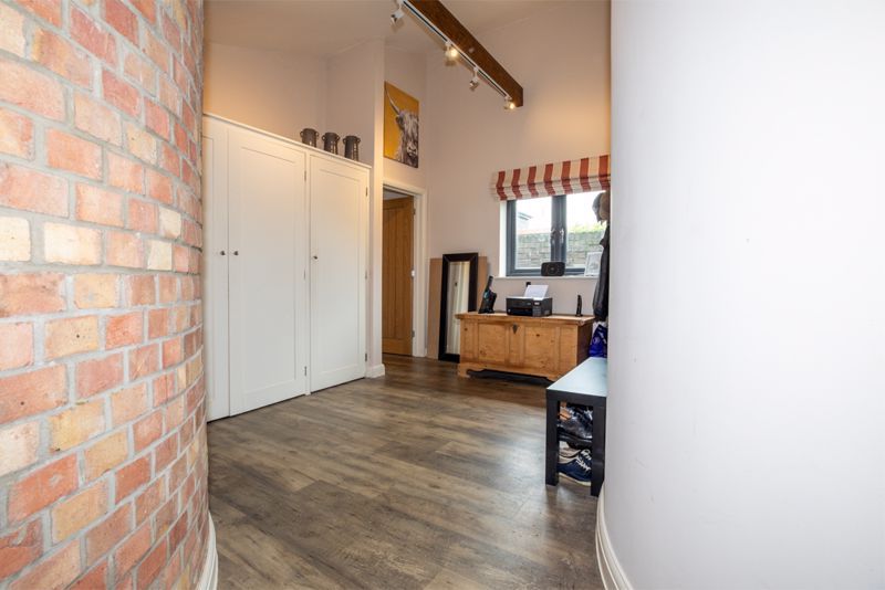 Property photo 3 of 17 Photo 5